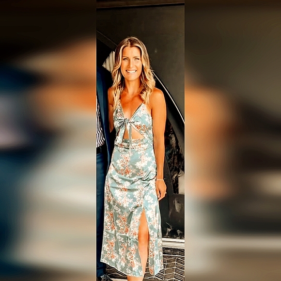 Satin Floral Split Chest Knot Cut Out Midi Dress- Large**New - Picture 5 of 15